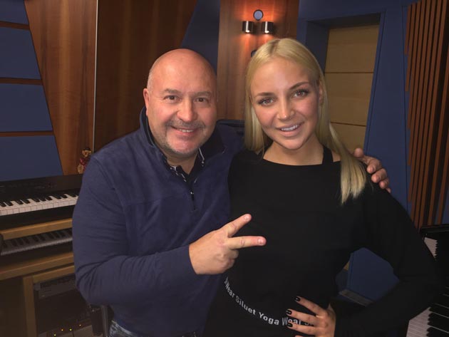 Michal David a Markéta Konvičková společně nazpívali novou píseň duet s názvem „Už svítá“